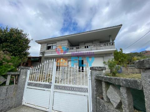 ¡Se vende casa en Gomesende con piscina, jardín y opción a fincas!