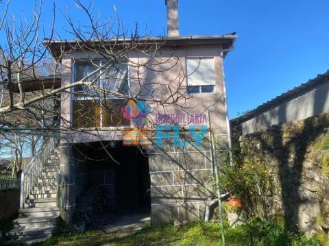 CASA CON FINCA  EN BAÑOS DE MOLGAS