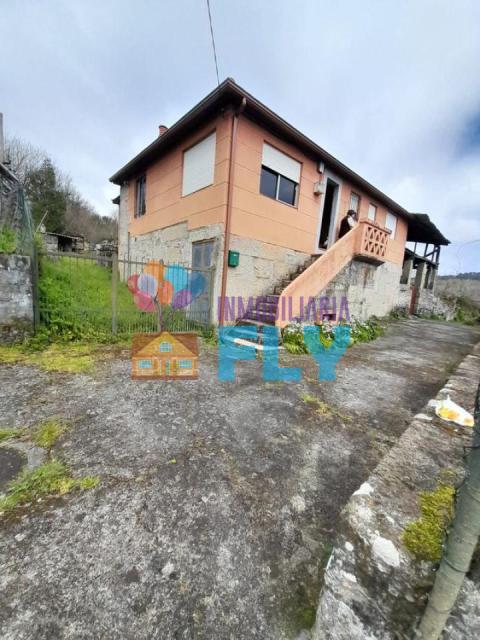 SE VENDE CASA EN LISTANCO