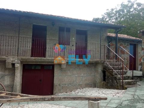 SE VENDE CASA CON FINCA EN A MERCA