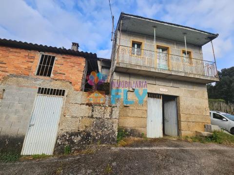 ¡OPORTUNIDAD ÚNICA EN TOÉN! CASA CON GRAN TERRENO Y VISTAS ESPECTACULARES
