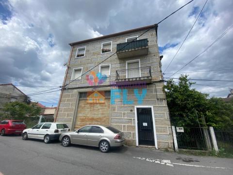 ¡Oportunidad única en El Peliquín! Edificio para reformar con infinitas posibilidades a minutos del centro