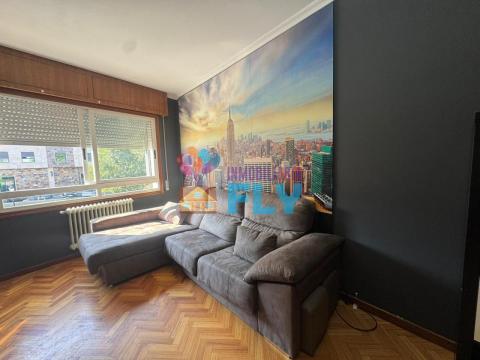 PISO DE CUATRO HABITACIONES (3 DORMITORIOS Y VESTIDOR), GARAJE, TRASTERO EN AVENIDA DE CELANOVA