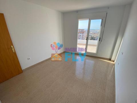 GRAN  OPORTUNIDAD  EN  TORREVIEJA!!!!  CON PISCINA ,  GARAJE  Y ASCENSOR!!!!!!