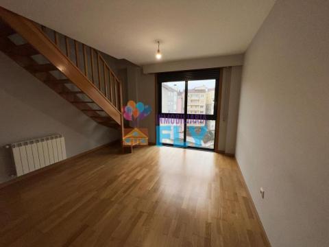 OPORTUNIDAD!! SE VENDE DUPLEX SEMINUEVO EN EL CENTRO!!