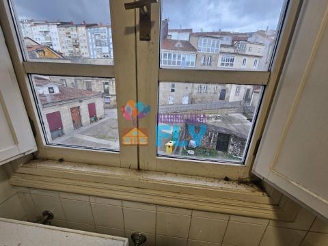 OPORTUNIDAD!! SE VENDE PISO  EN CASCO ANTIGUO